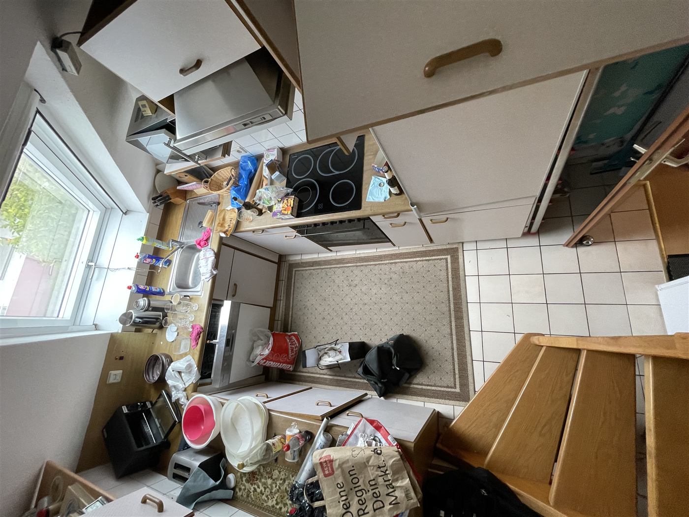 Küche der Dachgeschosswohnung vorher